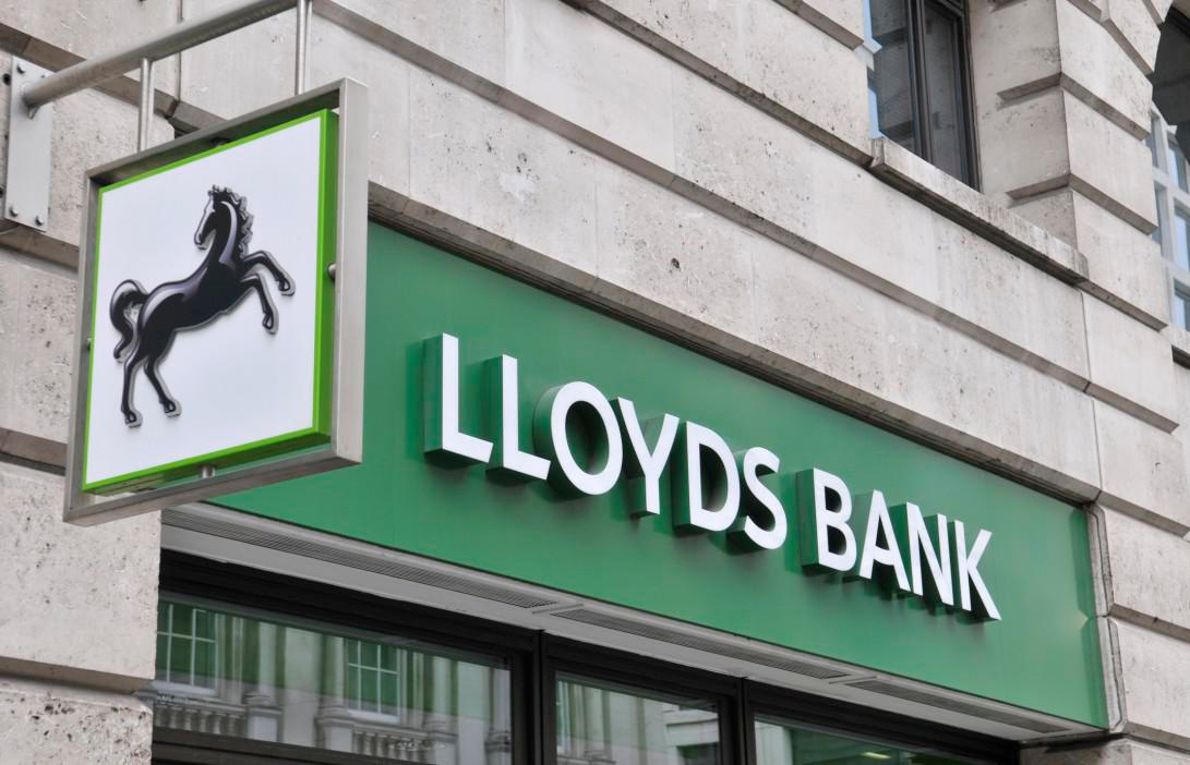 Lloyds launches LOWEST rate credit card – but is it the best one ...